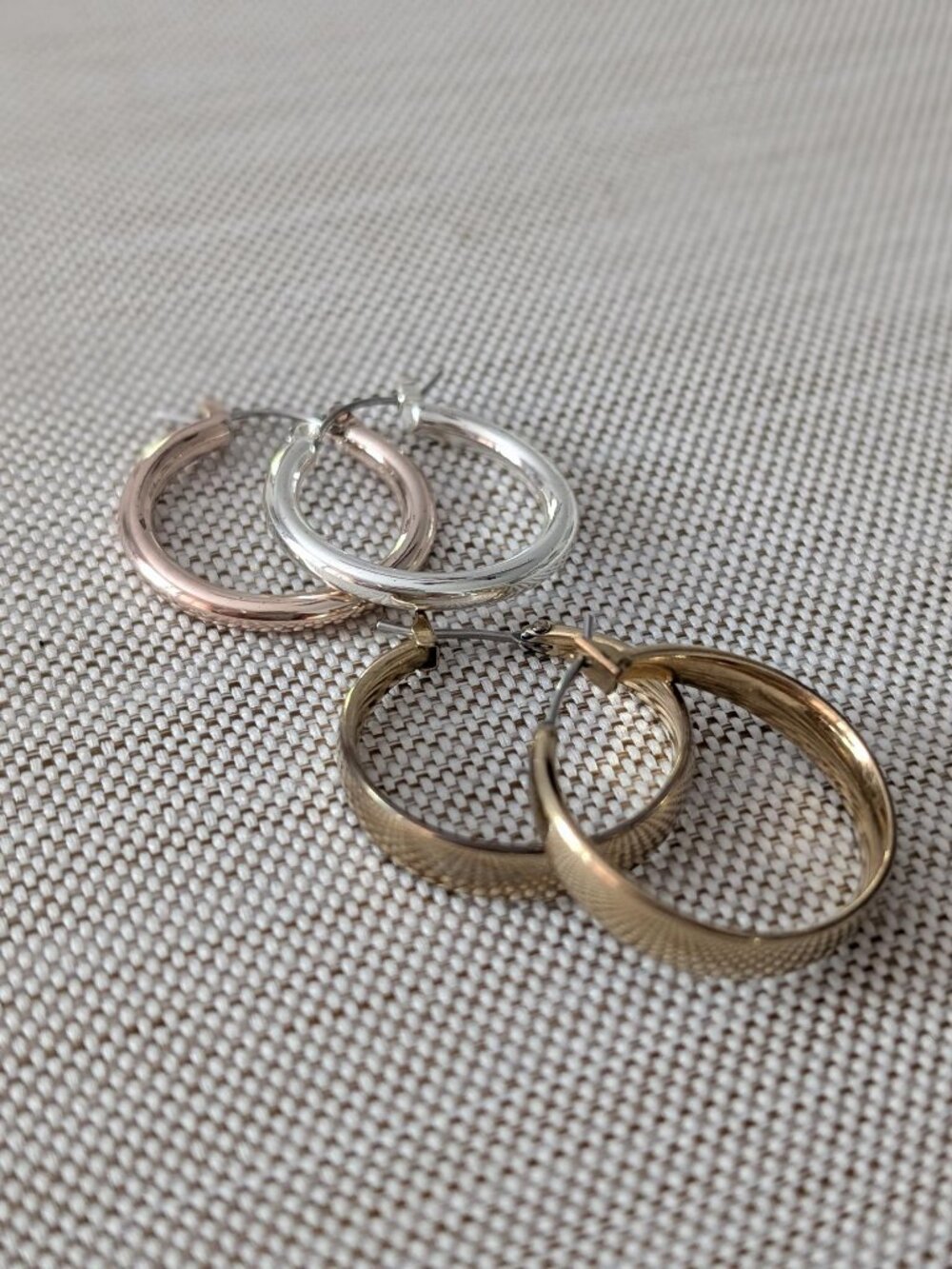 Set of 2 Prs Vintage Hoop Earrings Gold Silver Rose Gold EUC Classic Timeless